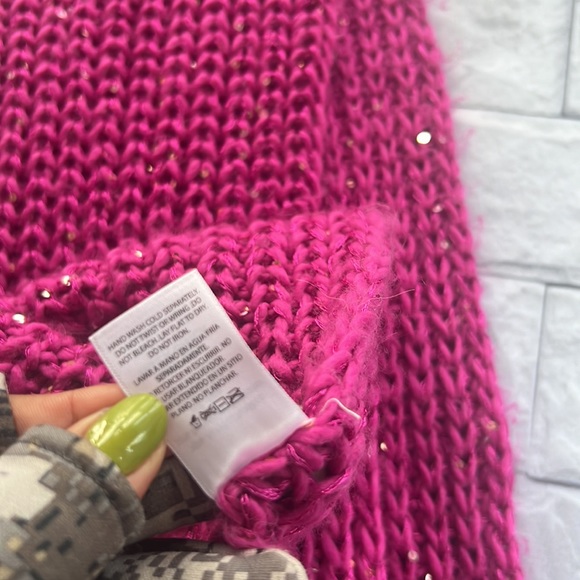 Fuchsia pink wrap sequins bling crochet scarf - Picture 6 of 7